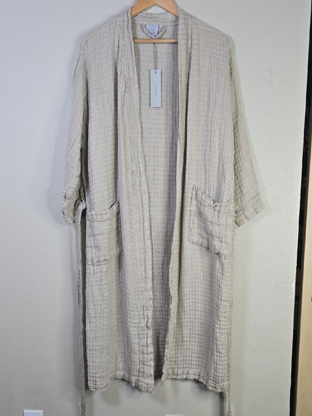 Cultiver Waffle Beige  100% Linen Robe Size S/M Nwt.